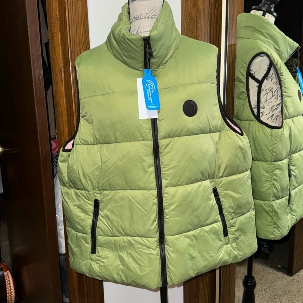 Women’s Noize green new puffer size xl